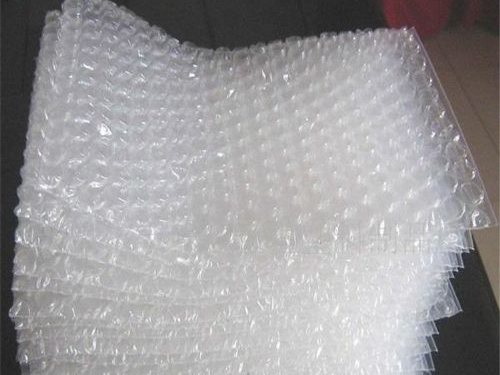 气泡膜加工成片状